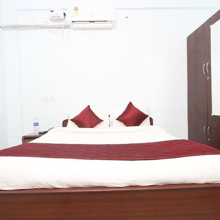 Naadi Family Homestay Thanjavur ภายนอก รูปภาพ