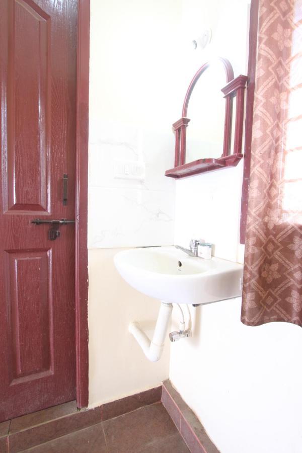 Naadi Family Homestay Thanjavur ภายนอก รูปภาพ